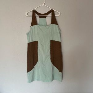 Horny toad racer back tank with built in bra.